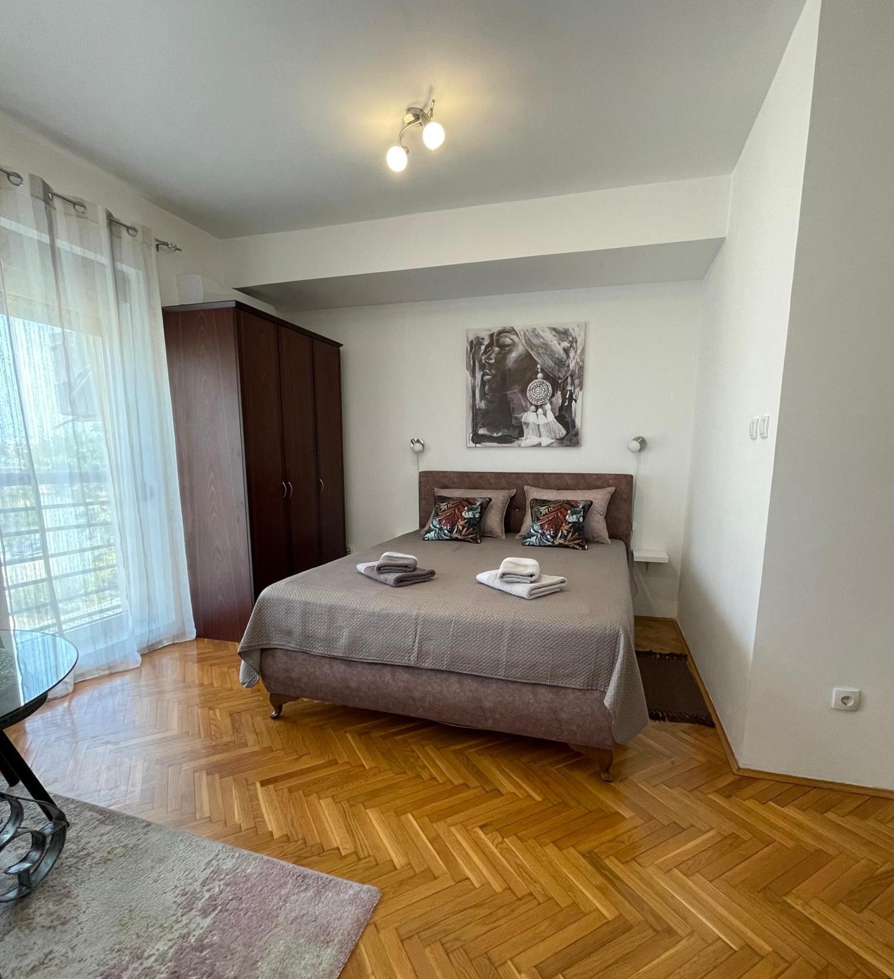 Apartman 62 - Besplatan Gradski Parking - Apartment Novi Sad Ngoại thất bức ảnh